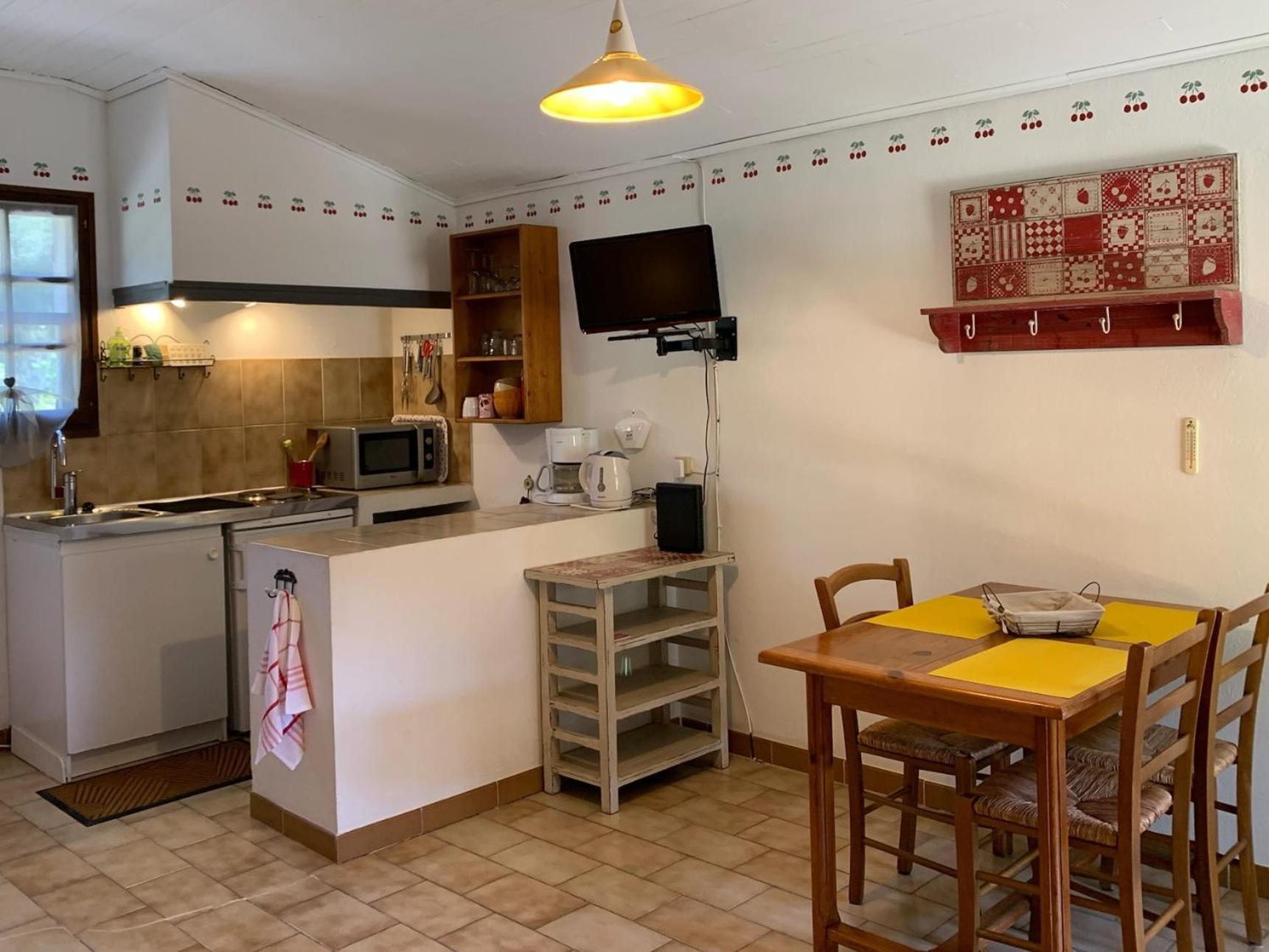 Gite La Loge 142 Route De Carpentras 84210 ונאסק מראה חיצוני תמונה